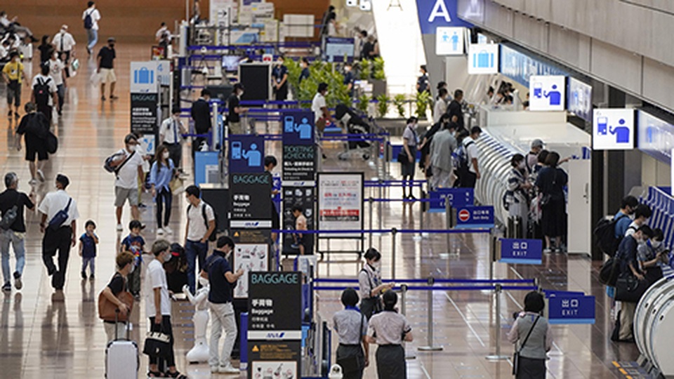 Tokyo bỏ hạn chế tái nhập cảnh với cư dân nước ngoài từ 1/9 - 2 Tokyo bỏ hạn chế tái nhập cảnh với cư dân nước ngoài từ 1/9 - 2