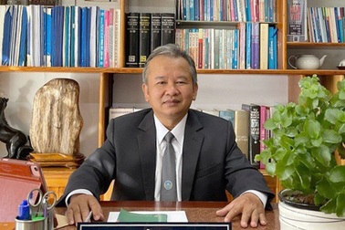 Thầy giáo bị sa thải... thắng kiện sau 15 năm