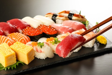 Những quy tắc bất thành văn ai cũng nên biết khi ăn sushi tại nhà hàng