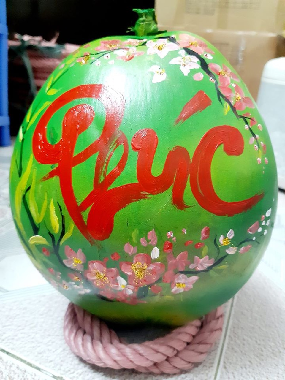 Buôn bưởi ế ẩm, thuê người vẽ chi chít lên quả lại đắt như tôm tươi - 6 Buôn bưởi ế ẩm, thuê người vẽ chi chít lên quả lại đắt như tôm tươi - 6