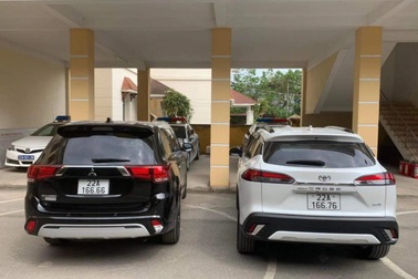 Xác minh 2 ô tô trùng biển số "nhân đôi lộc lá"