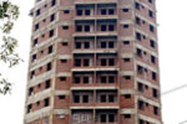 Chủ đầu tư đòi bồi thường nếu Hà Nội phá nhà 17 tầng 