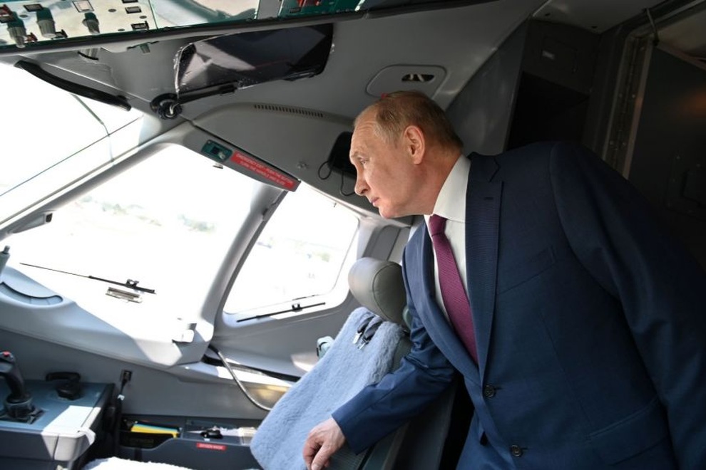 Ông Putin thị sát tiêm kích Chiếu hết mới của Nga - 5 Ông Putin thị sát tiêm kích Chiếu hết mới của Nga - 5