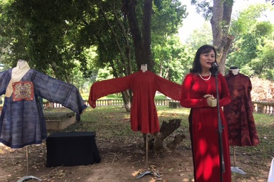 Làm thế nào để áo dài Việt tránh khỏi “thảm hoạ thời trang”?