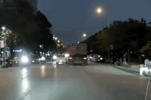 Để xe ben dừng giữa đường, tài xế bỏ đi giải quyết việc riêng