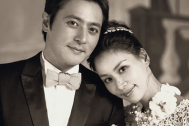 Vợ Jang Dong Gun không vui khi xem cảnh “nóng” của chồng