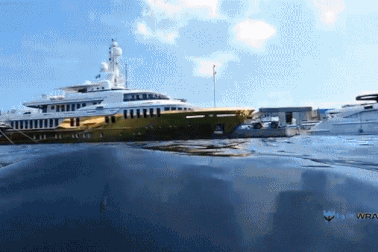 Cận cảnh siêu du thuyền hơn 450 tỷ đồng được mạ vàng