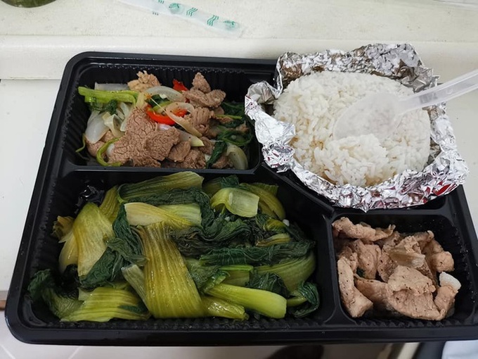 Những suất cơm nhìn là muốn ăn trong các khu cách ly Covid-19 tại Việt Nam: Ngon hơn cả cơm nhà, hội tụ đủ tinh hoa ẩm thực! - Ảnh 6. Những suất cơm nhìn là muốn ăn trong các khu cách ly Covid-19 tại Việt Nam: Ngon hơn cả cơm nhà, hội tụ đủ tinh hoa ẩm thực! - Ảnh 6.