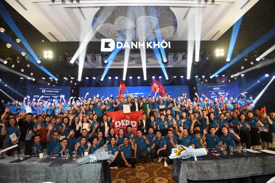 BĐS Nha Trang “bùng nổ” với sự kiện thu hút hơn 1.000 chuyên gia bán hàng - 2 BĐS Nha Trang “bùng nổ” với sự kiện thu hút hơn 1.000 chuyên gia bán hàng - 2