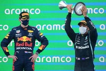 Chặng 4 mùa giải F1 2021: Hamilton "đánh úp" Verstappen, thong dong về đích