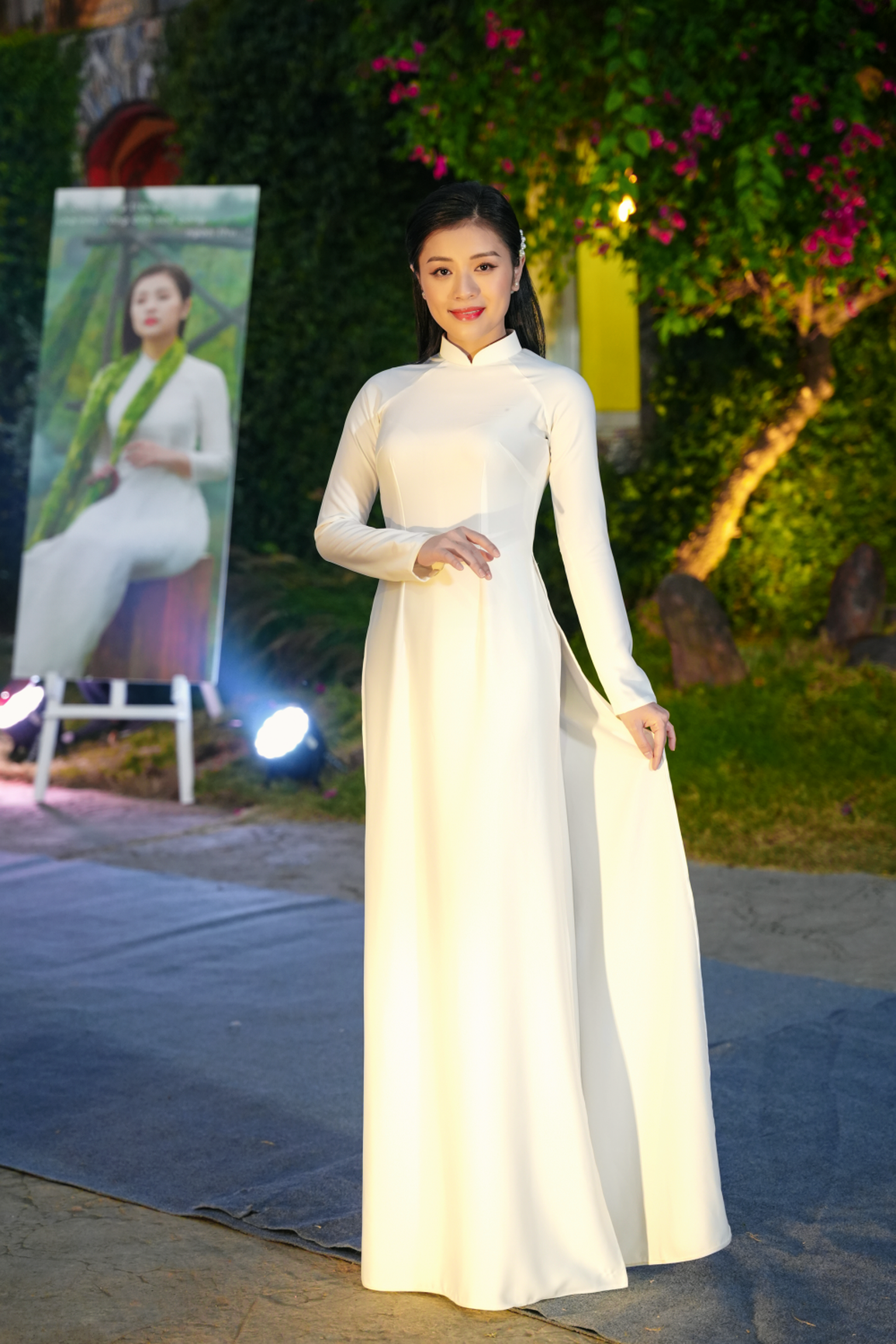 Sao Mai Thu Hằng tri ân thế hệ cha anh qua phim ca nhạc Hồn ngàn thu - 2 Sao Mai Thu Hằng tri ân thế hệ cha anh qua phim ca nhạc Hồn ngàn thu - 2