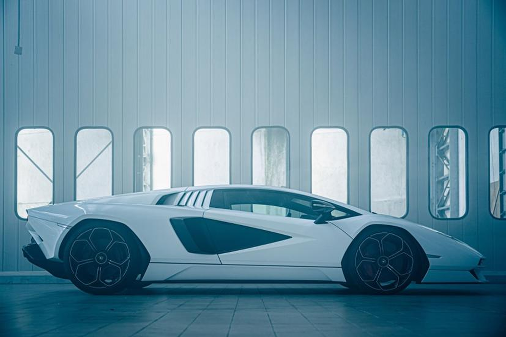 Khám phá Lamborghini Countach LP 800-4: Huyền thoại thập niên 70 tái sinh - 6 Khám phá Lamborghini Countach LP 800-4: Huyền thoại thập niên 70 tái sinh - 6