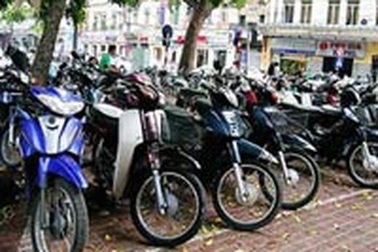 Hà Nội: Nhiều điểm trông giữ xe ô tô vi phạm
