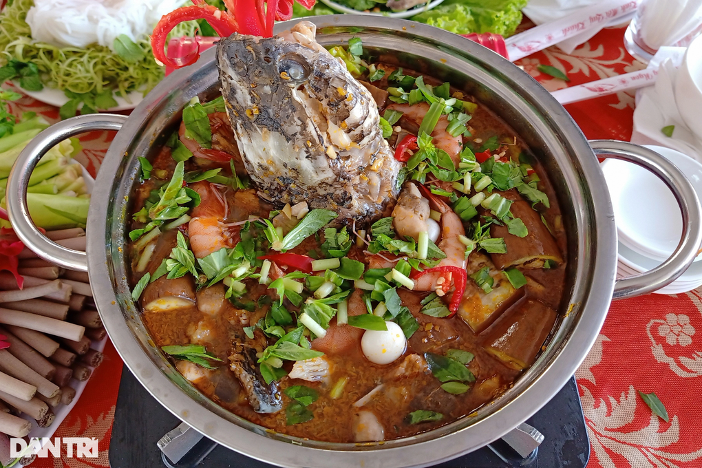 Lẩu mắm U Minh lọt vào kỷ lục ẩm thực của Châu Á - 1 Lẩu mắm U Minh lọt vào kỷ lục ẩm thực của Châu Á - 1