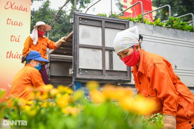 Hà Nội khoác áo mới rực rỡ chào đón Tết Tân Sửu 2021 - 21 Hà Nội khoác áo mới rực rỡ chào đón Tết Tân Sửu 2021 - 21