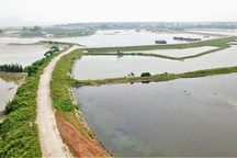 “Trót” trả thừa tiền cho nhà thầu, huyện đòi mãi... không được!