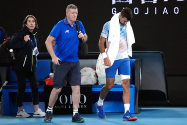 Huyền thoại Boris Becker cảnh báo Novak Djokovic