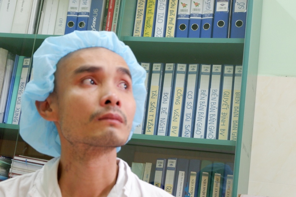 Người đàn ông có trái tim lỗi nhịp khát khao thêm một lần được sống - 10 Người đàn ông có trái tim lỗi nhịp khát khao thêm một lần được sống - 10