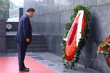 Chủ tịch Trung Quốc Tập Cận Bình viếng Lăng Chủ tịch Hồ Chí Minh