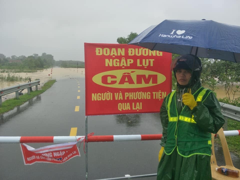 Hà Tĩnh: Nước lũ tiếp tục dâng, nhiều xã đã bị chia cắt - 1 Hà Tĩnh: Nước lũ tiếp tục dâng, nhiều xã đã bị chia cắt - 1