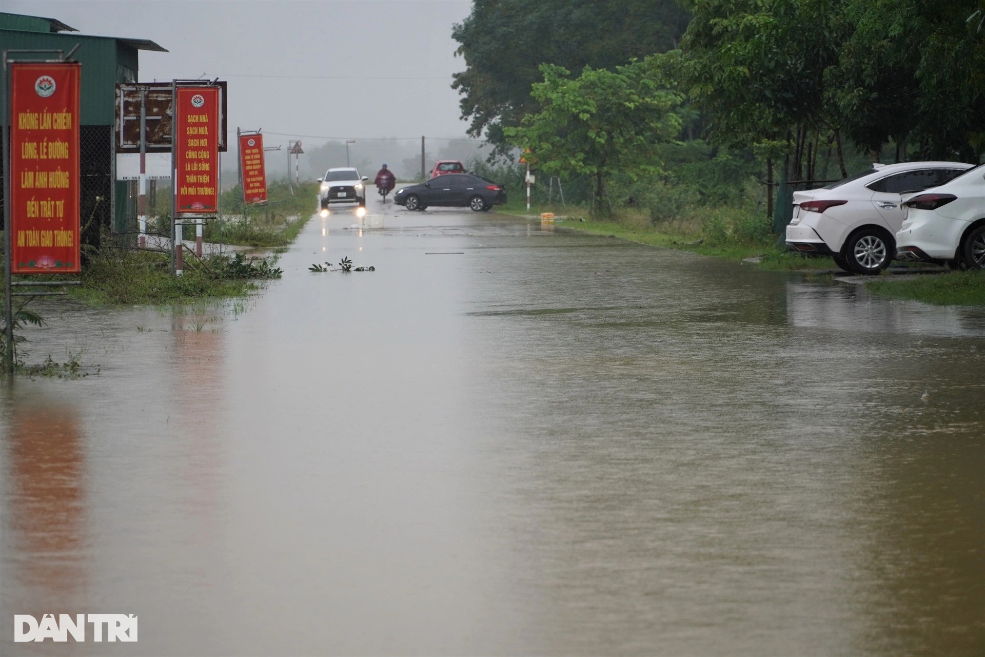 Nơi người dân trắng đêm canh nước, chạy lũ 2 lần trong 4 ngày - 8