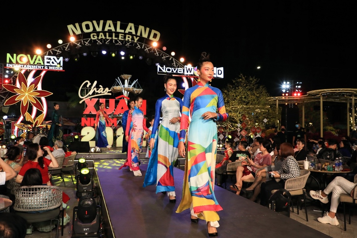 New Year Show khởi đầu năm mới bừng sáng tại Novaland Gallery - 5 New Year Show khởi đầu năm mới bừng sáng tại Novaland Gallery - 5