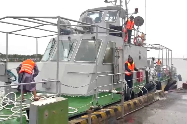 Nhiều nơi đang mưa lớn, các tỉnh thành miền Trung ứng phó bão Wutip - 4
