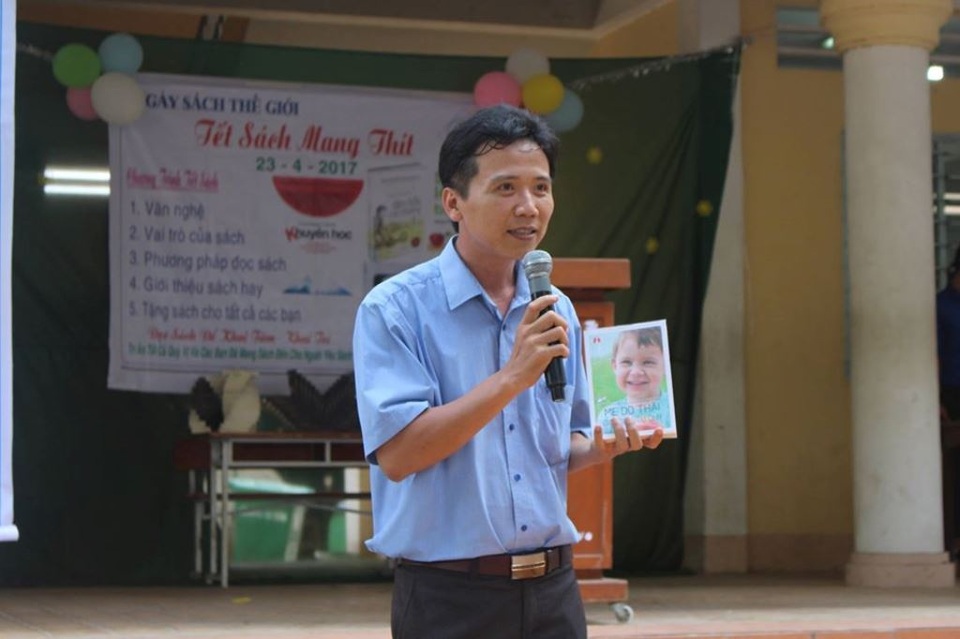 Vợ chồng thầy giáo chắt chiu từng đồng thành lập “thư viện” cho học sinh - 2 Vợ chồng thầy giáo chắt chiu từng đồng thành lập “thư viện” cho học sinh - 2