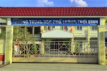 Xem xét vi phạm của thầy giáo gợi chuyện không hay của gia đình nữ sinh