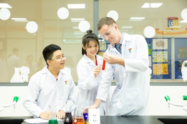 Cơ hội học tập trong môi trường song ngữ tại Royal School