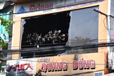 Vụ cháy 4 người chết: Người chồng kêu cứu trong tuyệt vọng