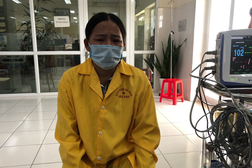 Nhói lòng cảnh người mẹ cầu xin sự sống cho con trai sau vụ tai nạn - 3 Nhói lòng cảnh người mẹ cầu xin sự sống cho con trai sau vụ tai nạn - 3