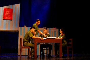 Sắp công diễn vở kịch “Bộ cảnh phục”