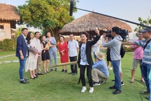 “Về nhà đi con”: Dàn diễn viên hé lộ gì về nội dung 4 tập phim ngoại truyện?