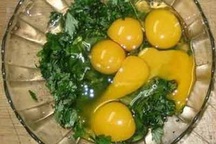 Có nên thường xuyên ăn trứng gà ngải cứu?
