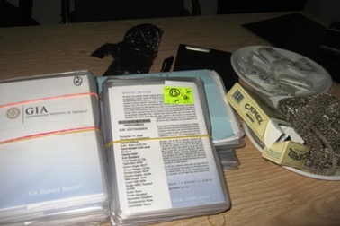 Vận chuyển kim cương, vàng lậu trị giá hơn 7 tỷ đồng