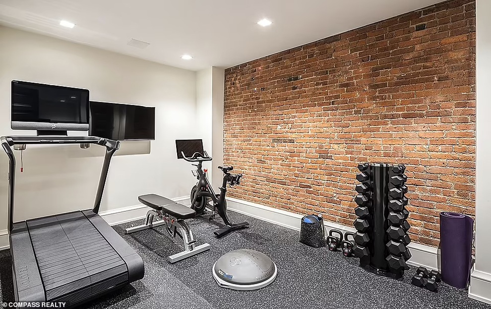 Cận cảnh penthouse 23,5 triệu USD của siêu mẫu cao 1,88 m - 15 Cận cảnh penthouse 23,5 triệu USD của siêu mẫu cao 1,88 m - 15