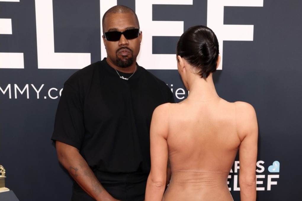 Kanye West's wife shocked everyone when she appeared almost naked on the 2025 Grammy red carpet - 1