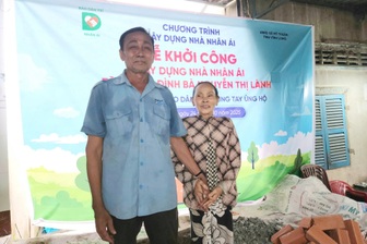 Đôi vợ chồng già làm mướn nuôi con gái học đại học sắp có nhà mới