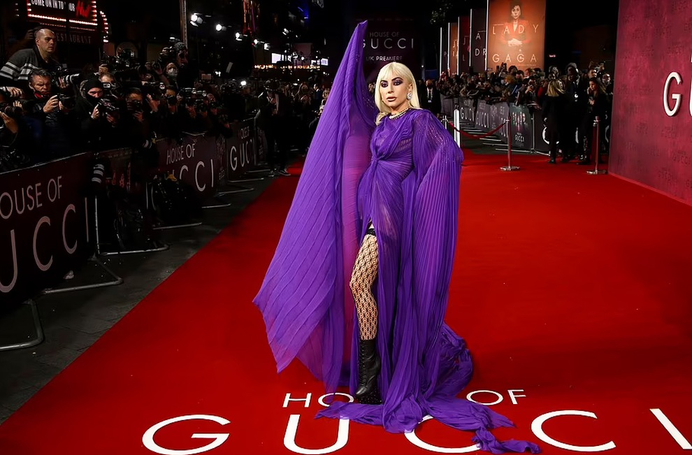 Lady Gaga với hình ảnh quý cô lộng lẫy trên thảm đỏ - 1 Lady Gaga với hình ảnh quý cô lộng lẫy trên thảm đỏ - 1