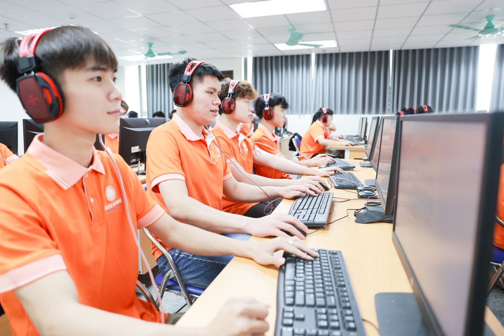 Đại học Đại Nam dành học bổng cho con em cán bộ ngành giáo dục và y tế - 4 Đại học Đại Nam dành học bổng cho con em cán bộ ngành giáo dục và y tế - 4