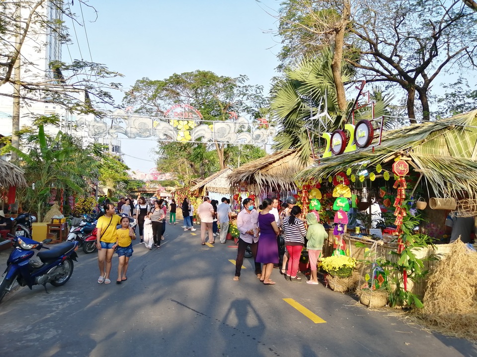 Rộn ràng “Chợ quê ngày Tết” giữa lòng thành phố - 19 Rộn ràng “Chợ quê ngày Tết” giữa lòng thành phố - 19