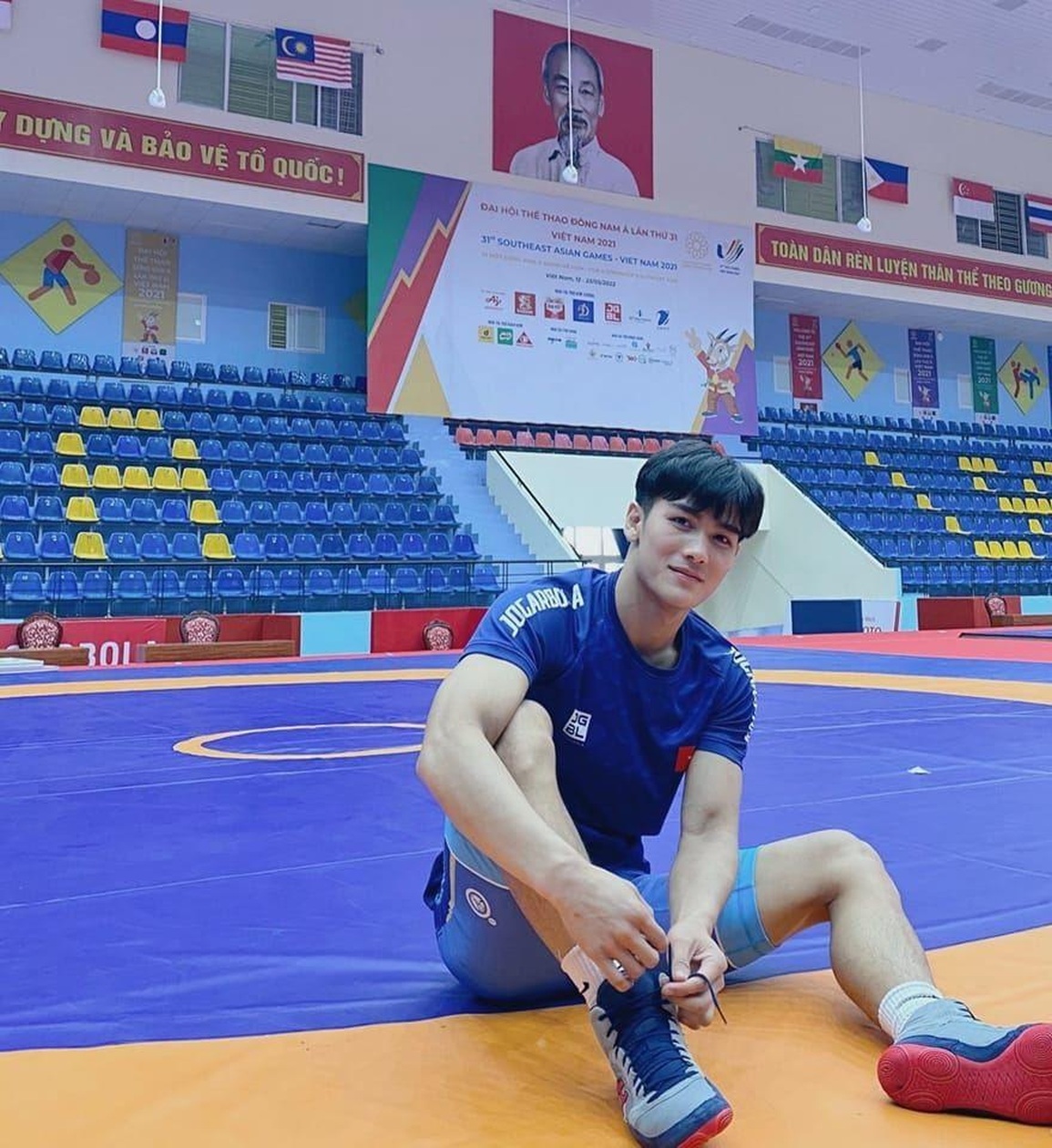 Vận động viên đấu vật điển trai tựa nam thần tại SEA Games 31 - 1 Vận động viên đấu vật điển trai tựa nam thần tại SEA Games 31 - 1