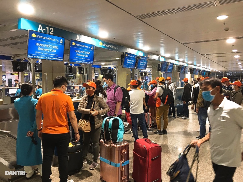 Hậu Covid-19, TPHCM không còn là “trạm trung chuyển” - 1