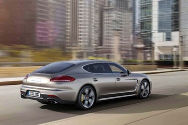 Porsche cho ra mắt phiên bản nâng cấp của Panamera Turbo S 2014