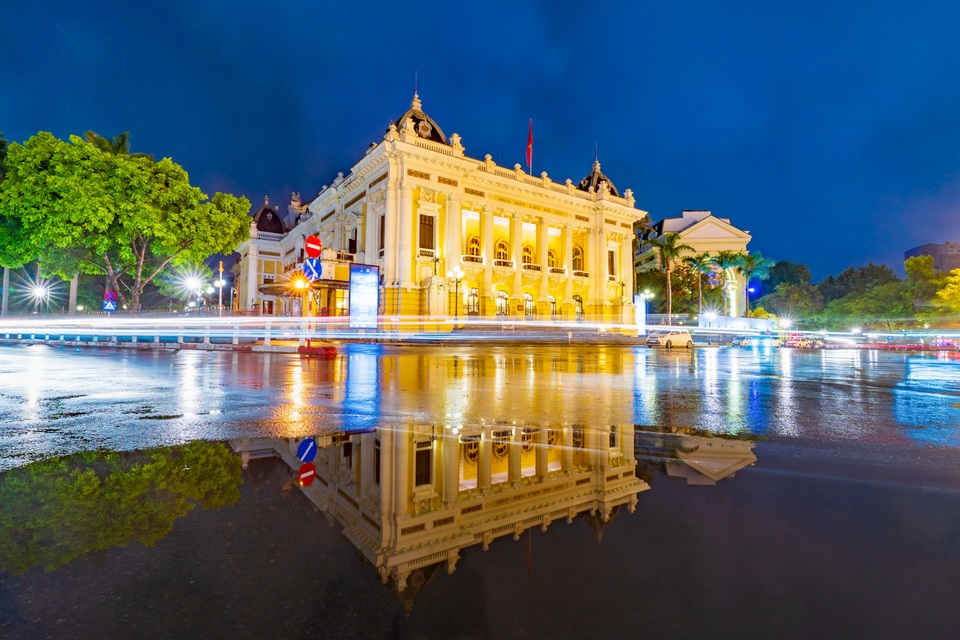 Ngắm Hà Nội lãng mạn trong mưa qua bộ ảnh của cặp đôi trẻ - 13 Ngắm Hà Nội lãng mạn trong mưa qua bộ ảnh của cặp đôi trẻ - 13