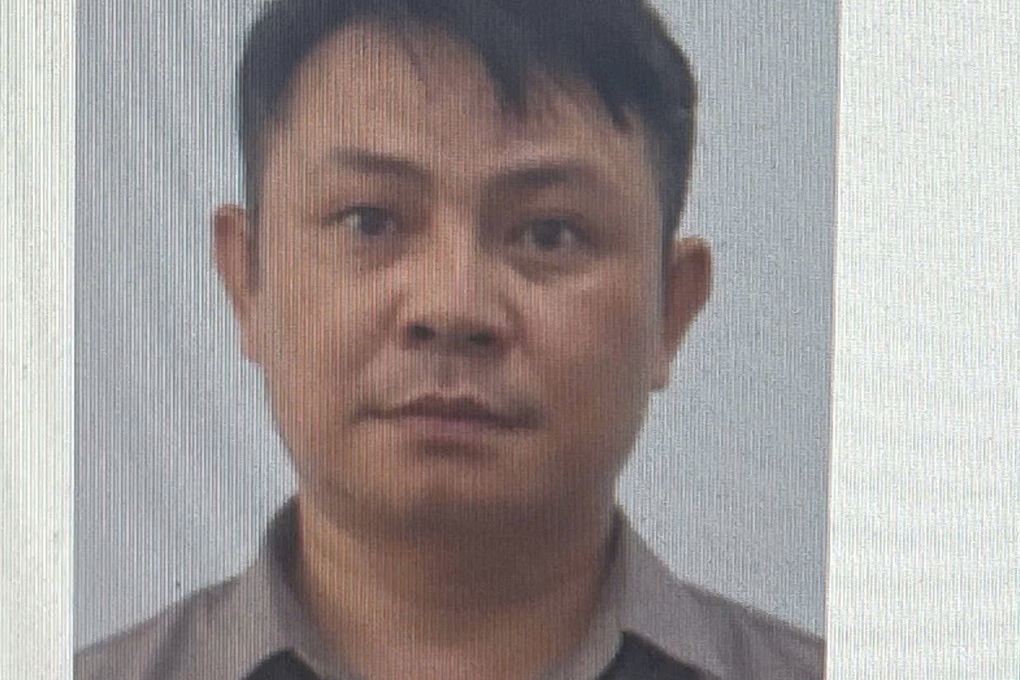 Cả làng bật đèn suốt đêm cùng công an bủa vây truy bắt nghi phạm giết người - 1 Cả làng bật đèn suốt đêm cùng công an bủa vây truy bắt nghi phạm giết người - 1