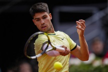 Đương kim vô địch Carlos Alcaraz thắng nhanh ở Madrid Open
