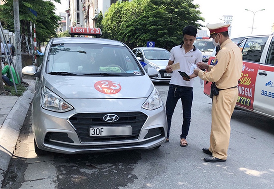 Ở thành phố, dừng đỗ xe thế nào để không bị phạt? - 3 Ở thành phố, dừng đỗ xe thế nào để không bị phạt? - 3