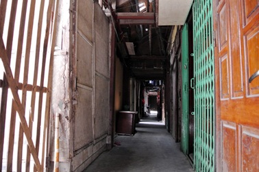 Di dân khỏi các khu nhà gỗ dễ cháy ở Hà Nội